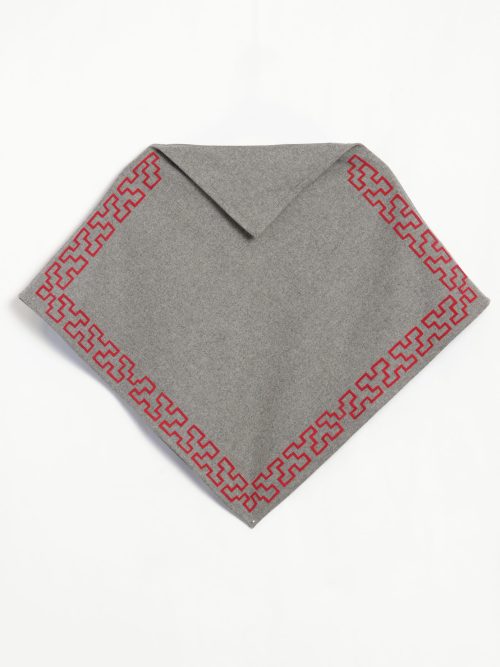 Carla Fernandez Poncho Critóbal Gris Calado Roja