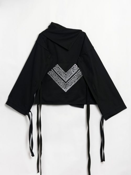 Carla Fernandez Poncho Galvón Negro Calado Plata