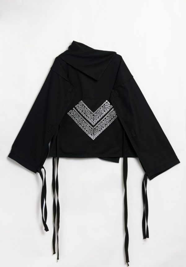 Carla Fernandez Poncho Galvón Negro Calado Plata
