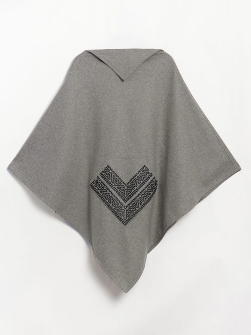 Carla Fernandez Poncho Galvón Gris Calado Negro