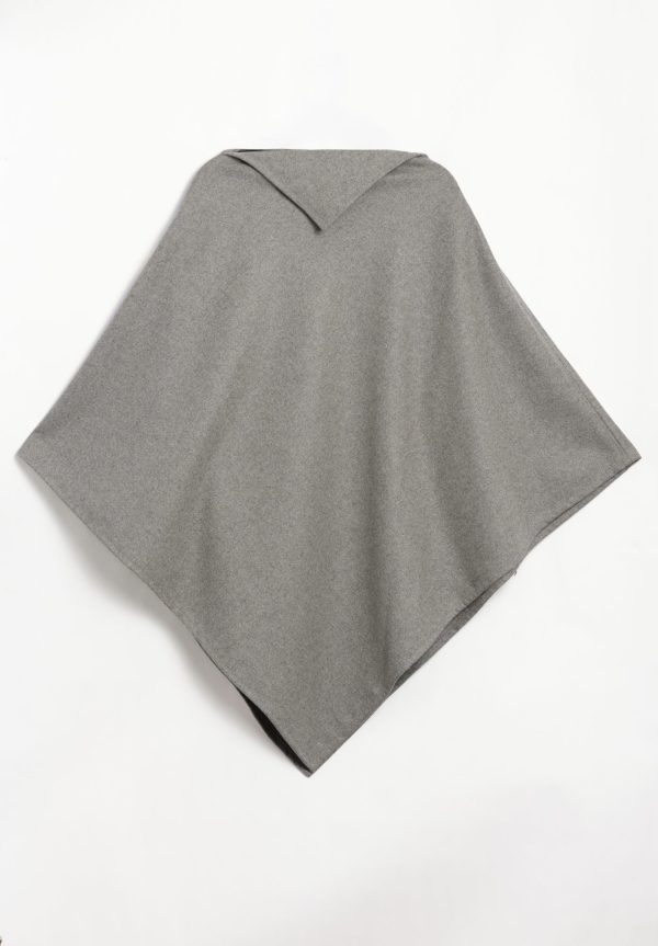 Carla Fernandez Poncho Galvón Gris Calado Negro, view 2