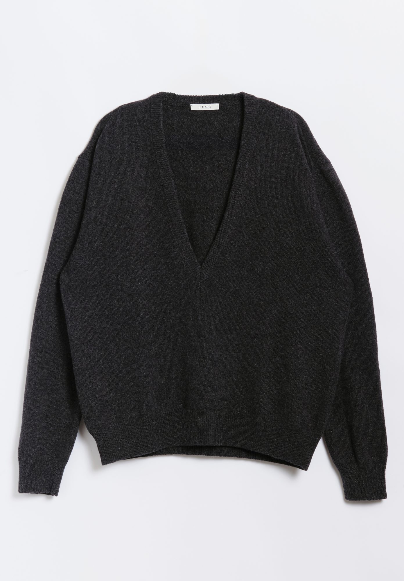LEMAIRE ダークグレー Vネックセーター LEMAIRE V-Neck Sweater - Gray | Garmentory